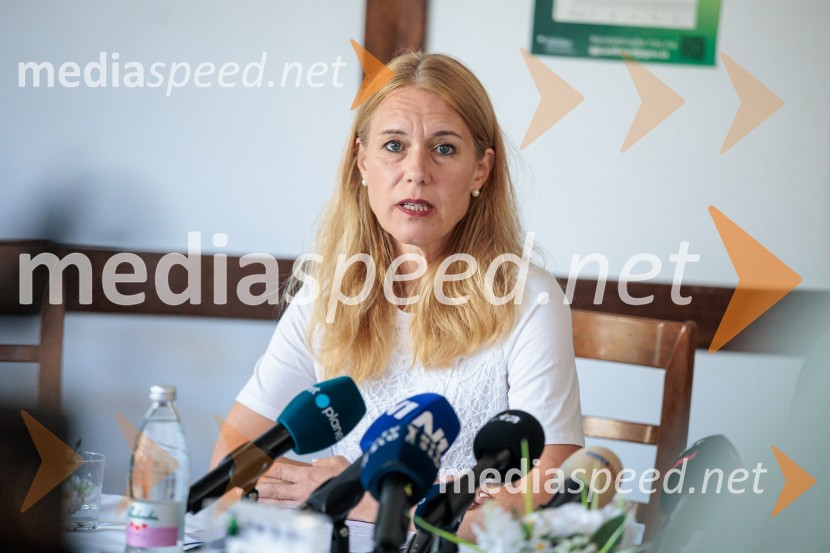 Japonski hrošč: strokovnjaki predstavili ključne ukrepe za zaščito slovenskih rastlin
