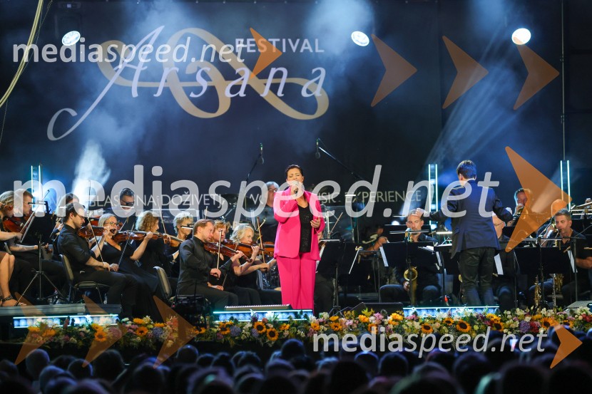  Nuška Drašček, pevkaVečer slovenske popevke, 18. Festival Arsana