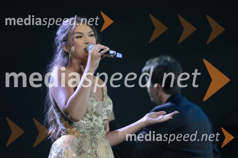  Saša Lešnjek, pevka, igralkaVečer slovenske popevke, 18. Festival Arsana