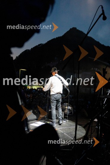 Pivo in cvetje 2026, petek