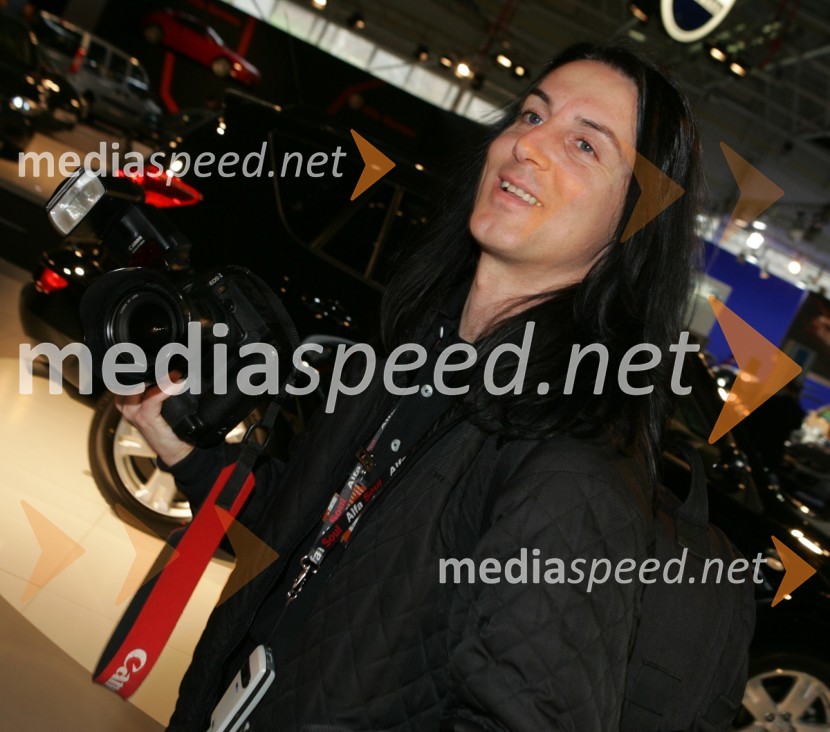 Vinko Kernc, novinar in fotograf revije Avto magazin23. avtomobilski salon Slovenije, Celje