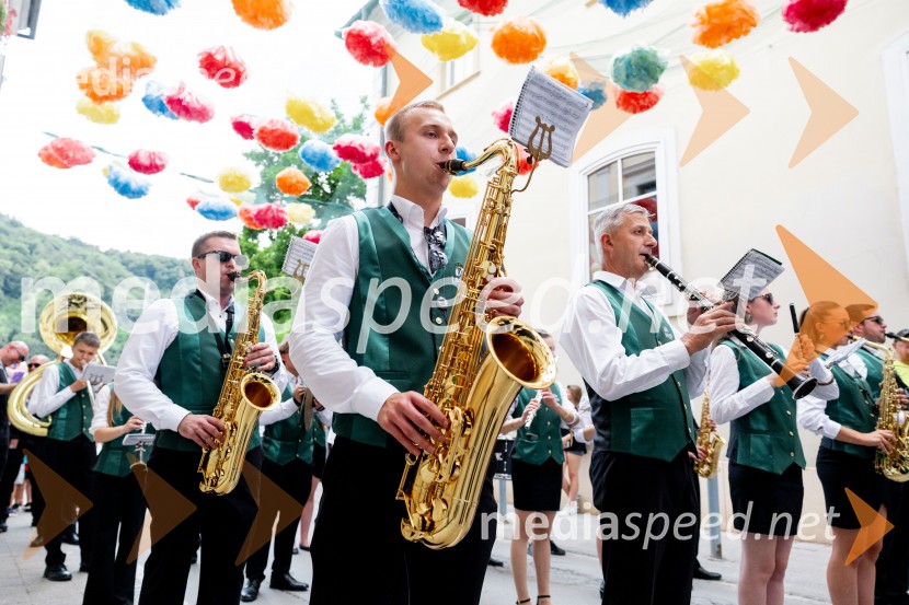 Pivo in cvetje 2026, petek