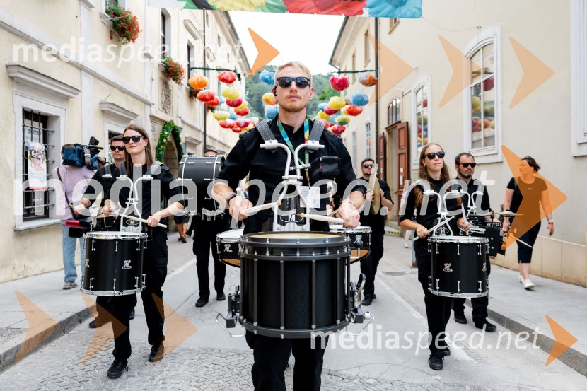 Pivo in cvetje 2026, petek