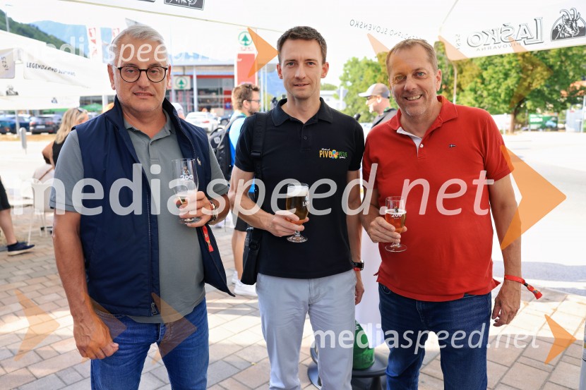 Pivo in cvetje 2026, petek