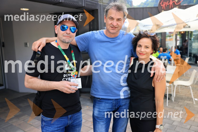 Pivo in cvetje 2026, petek
