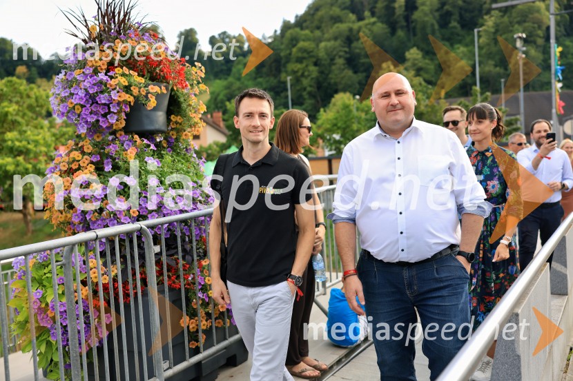 Pivo in cvetje 2026, petek