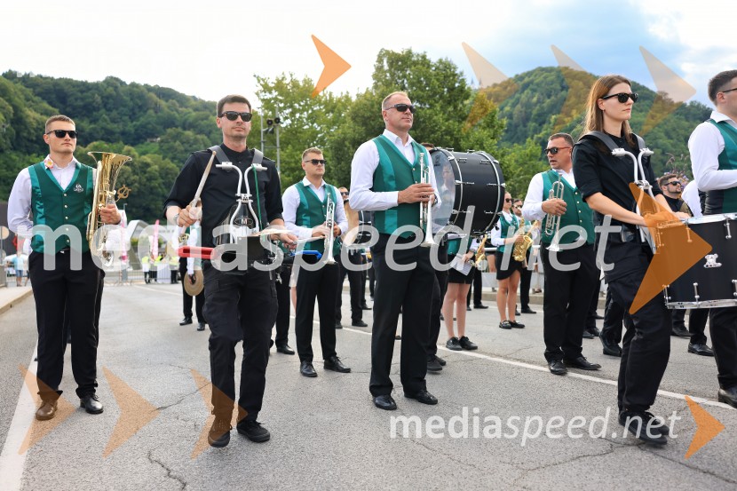 Pivo in cvetje 2026, petek