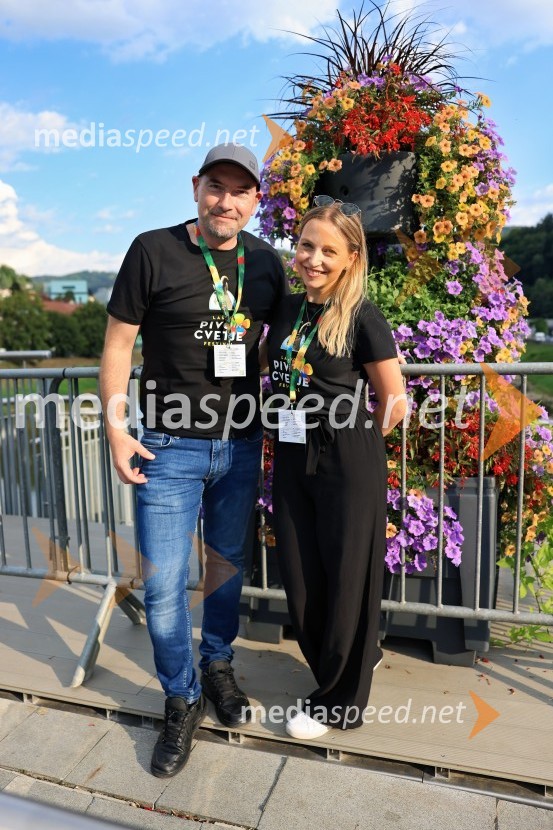 Pivo in cvetje 2026, petek