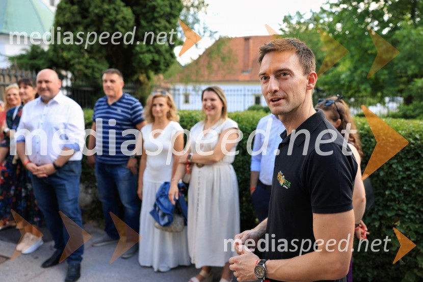 Pivo in cvetje 2026, petek