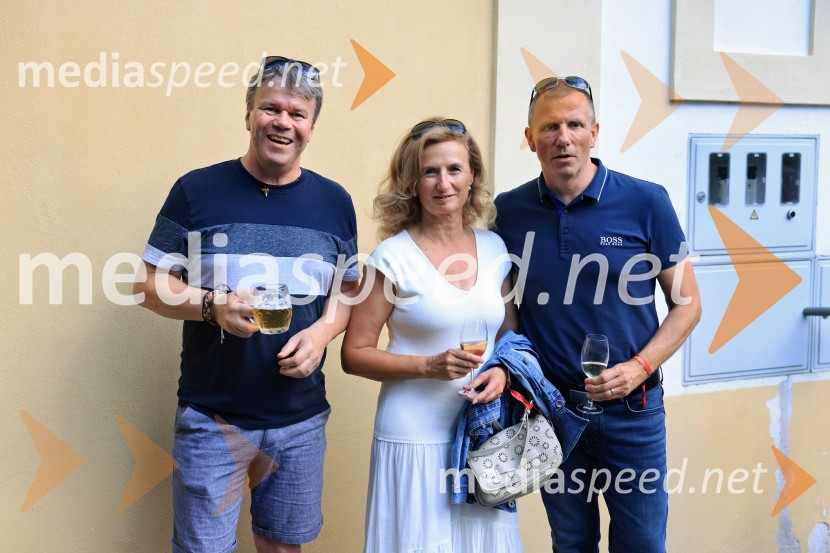 Pivo in cvetje 2026, petek