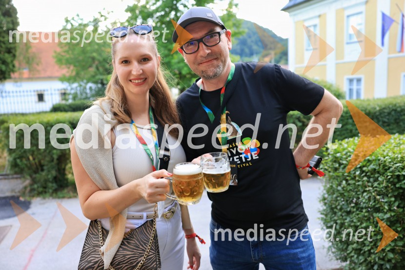 Pivo in cvetje 2026, petek