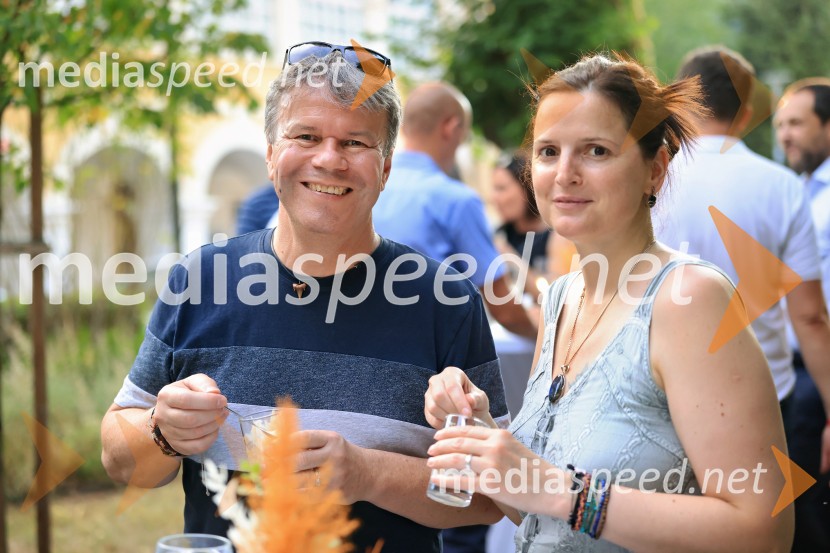 Pivo in cvetje 2026, petek