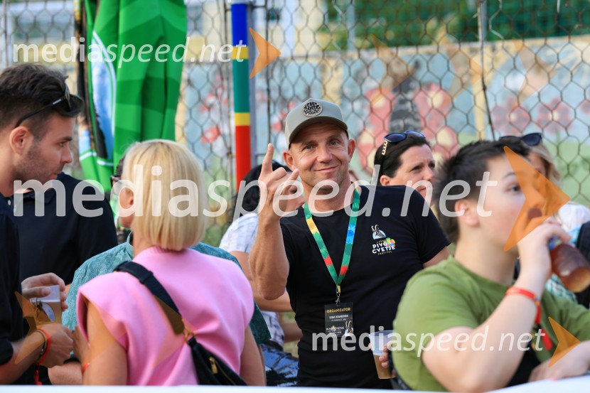 Pivo in cvetje 2026, petek