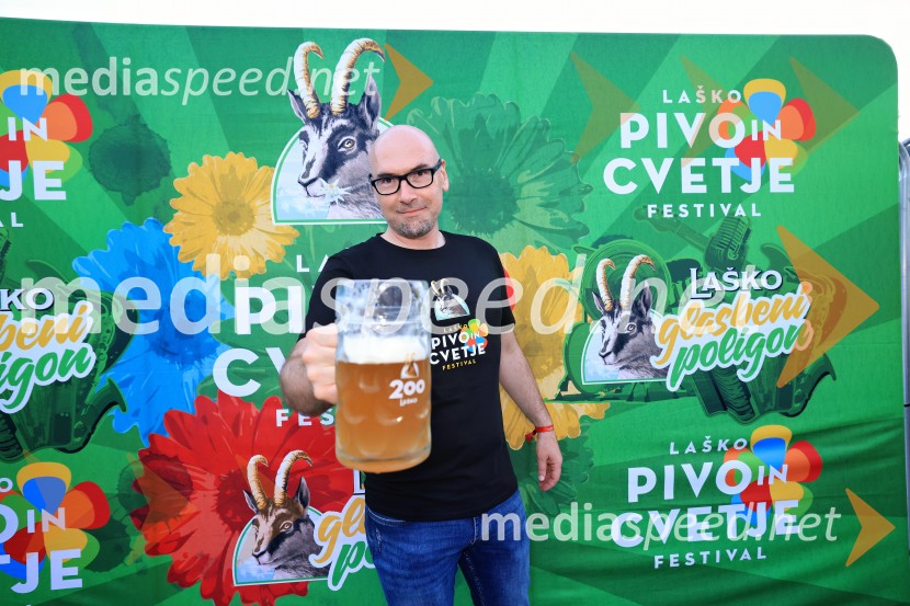 Pivo in cvetje 2026, petek