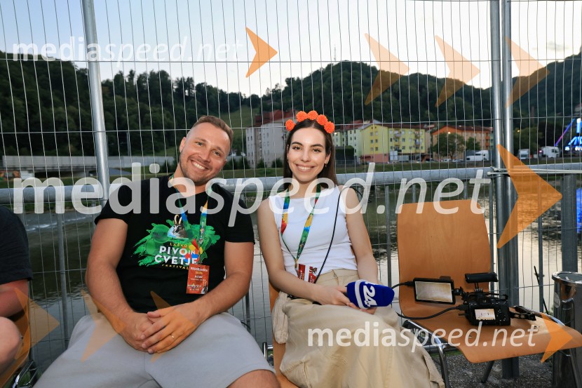 Pivo in cvetje 2026, petek