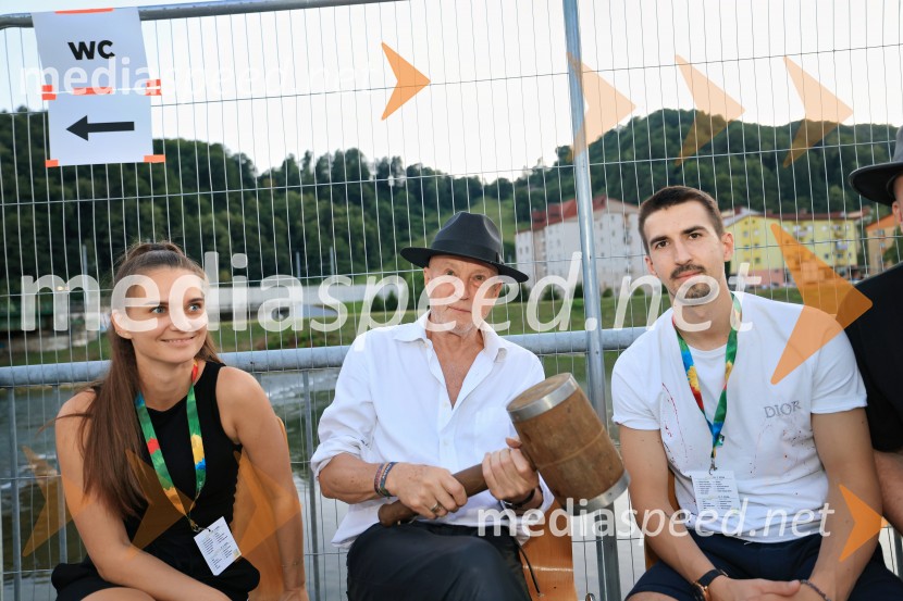 Pivo in cvetje 2026, petek