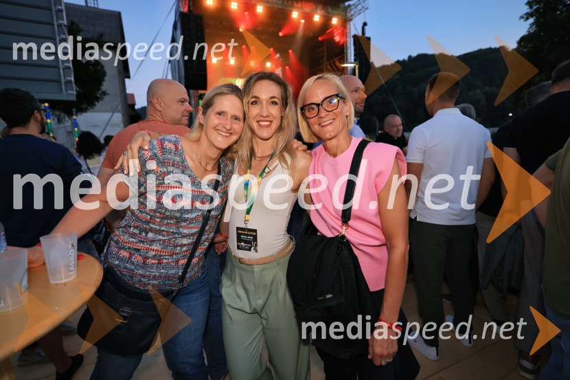 Pivo in cvetje 2026, petek