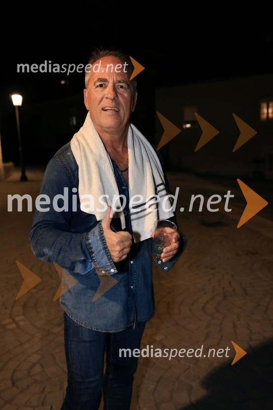 Pivo in cvetje 2026, petek