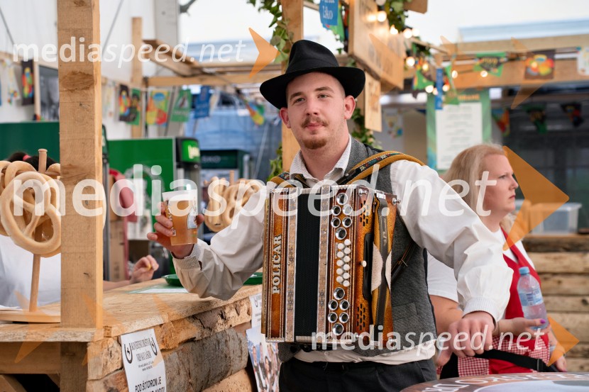 Pivo in cvetje 2026, petek