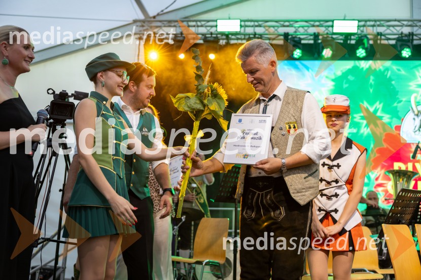 Pivo in cvetje 2026, nedelja