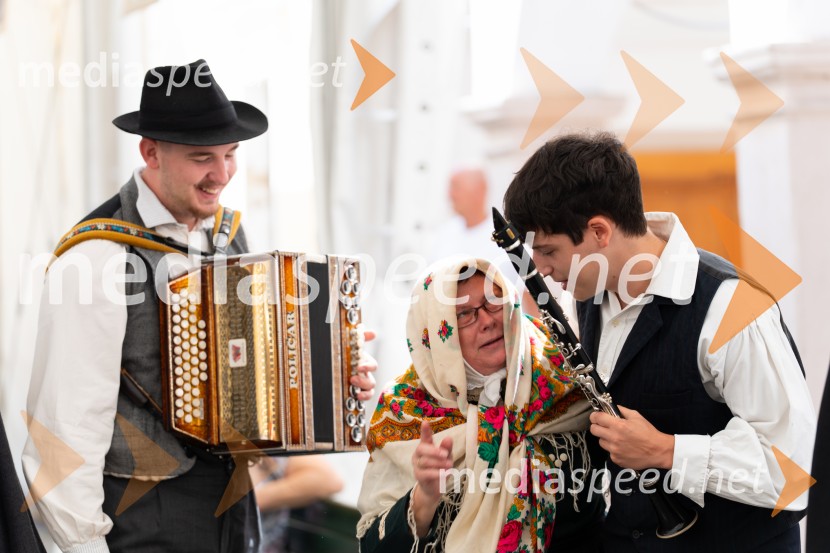 Pivo in cvetje 2026, nedelja