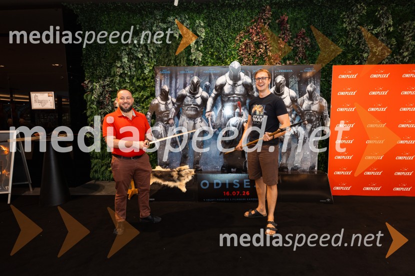 dr. med. spec Aljoša Frelih, ginekolog in porodničar;  David Zupančič, specializant infektologije, pisatelj in spletni vplivnežOdiseja, premiera, Cineplexx