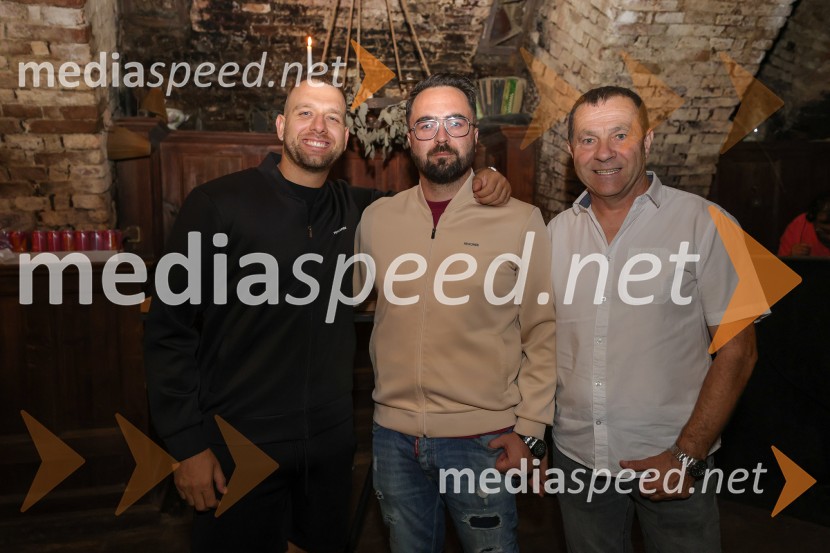  ... ;  Darius Jović, fotograf in snemalec;  ... STEFFANIO predstavlja trilogijo videospotov: zgodbo o boju, ljubezni in ponovnem rojstvu