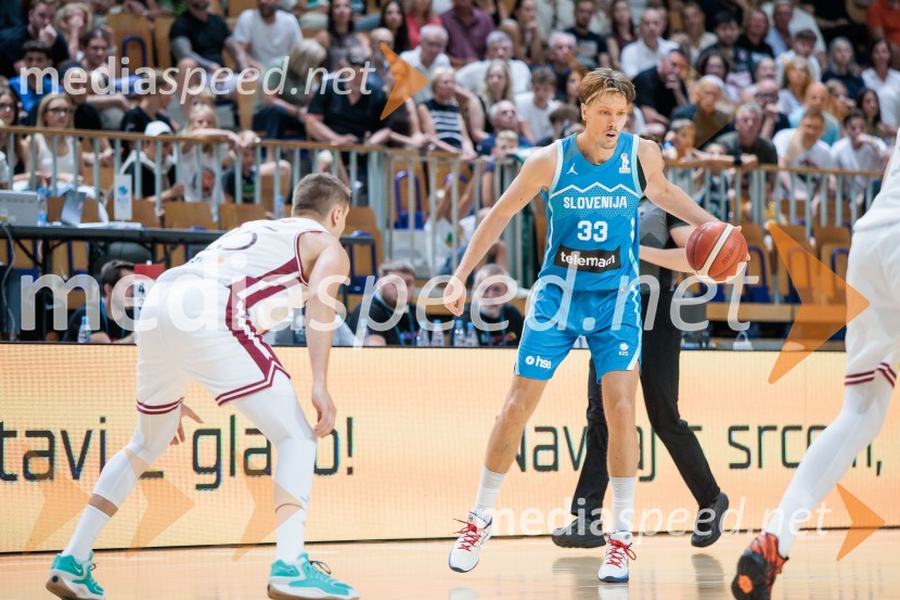  Gregor Glas, košarkašSlovenija premagala Latvijo