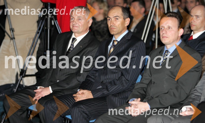 Mag. Franc Pangerl, direktor uprave Celjski sejem d.d., Janez Janša, predsednik Vlade Republike Slovenije in Bojan Šrot, župan Celja23. avtomobilski salon Slovenije, Celje