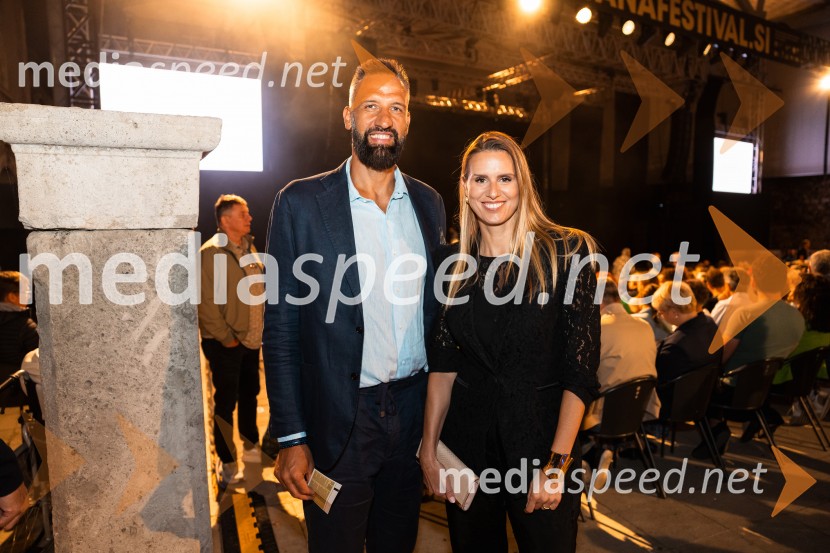 Petar Vujović, podpredsednik uprave, Banka Intesa Sanpaolo;  Mojca Kovač, predsednica uprave, Banka Intesa SanpaoloRade Šerbedžija, Ljubljana Festival 2026