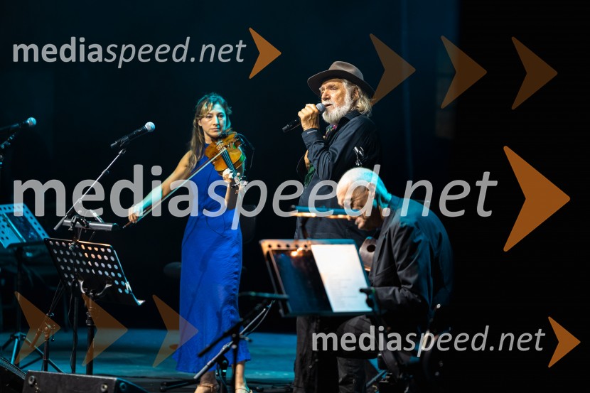  Yvette Holzwarth, violina, vokal;  Rade Šerbedžija, igralec, režiser in glasbenik;  Miroslav Tadić, kitaristRade Šerbedžija, Ljubljana Festival 2026