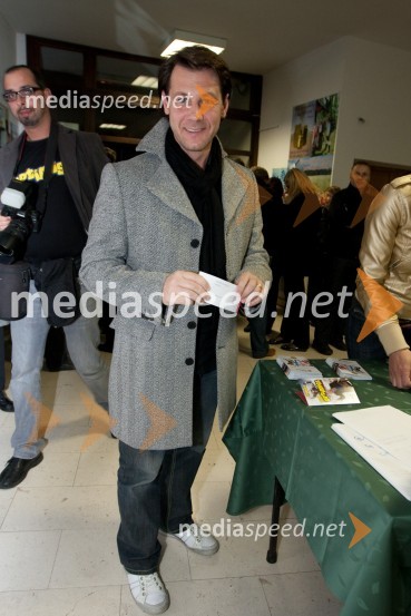 Marko Vozelj, pevecOptimist, premiera