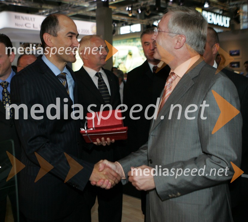 Janez Janša, predsednik Vlade Republike Slovenije in Klaus Oberhammer, generalni direktor podjetja Citroen Slovenija d.o.o.23. avtomobilski salon Slovenije, Celje