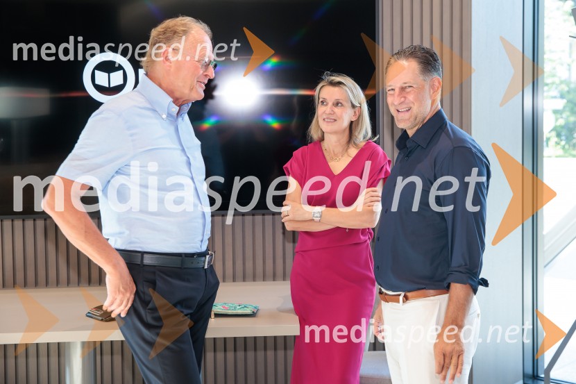  Janez  Škrabec, direktor Riko d.o.o.;  Barbara Uranjek Kozina, direktorica, Britansko-slovenska gospodarska zbornica;  John Denhof, direktor podjetja Subtle InsightsPoletno druženje Back from summer, Britansko-slovenska gospodarska zbornica