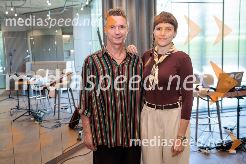  Mario Babojelić, glasbenik in producent;  Saška Vipotnik, glasbenicaPoletno druženje Back from summer, Britansko-slovenska gospodarska zbornica