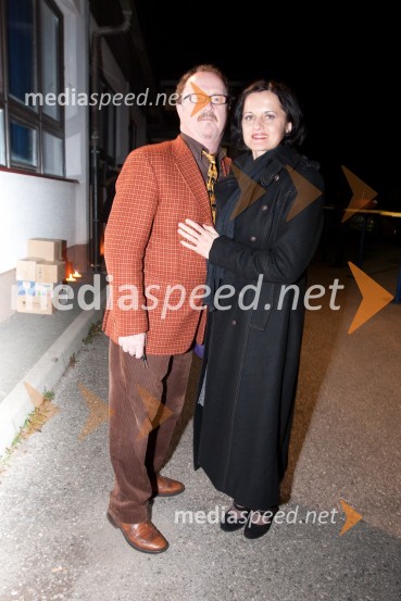 Tomaž Domicelj, glasbenik in Irena Brunec, kiparkaOptimist, premiera