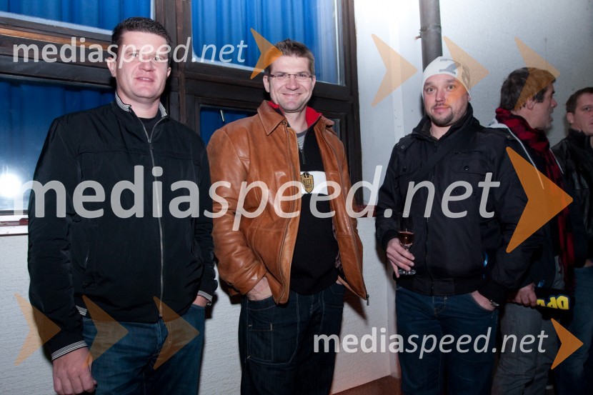Marko Kolbl, lastnik Radia Center in direktor podjetja Europlakat, Dejan Turk, predsednik uprave Simobil in David Irgolič, glavni in odgovorni urednik Radia CenterOptimist, premiera