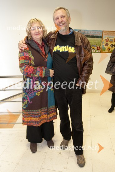 Matjaž Hanžek, nekdanji varuh človekovih pravic s spremljevalkoOptimist, premiera