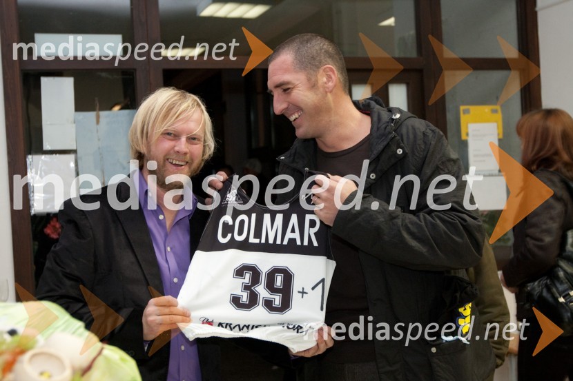 Matjaž Javšnik, igralec in Matjaž Vrhovnik, strokovni komentator RTV Slovenija in nekdanji alpski smučarOptimist, premiera