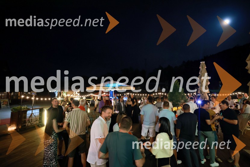 Hotel Arena z večerom pod zvezdami obuja spomin na radvanjske noči