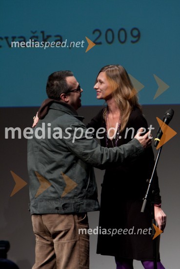 Goran Dević, dobitnik vodomca in Elma Tatrgič20. ljubljanski mednarodni filmski festival LIFFe, podelitev nagrad