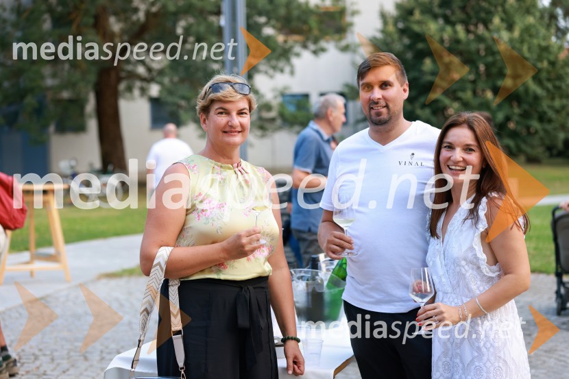 Martina  Bukovec, Zavod za turizem in razvoj Lendava;  ... ;  ... Večer lendavskih vin in koncert kvarteta Duh, Festival Vinarium