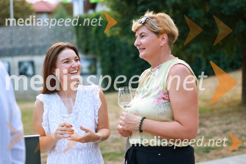  ... ;  Martina  Bukovec, Zavod za turizem in razvoj LendavaVečer lendavskih vin in koncert kvarteta Duh, Festival Vinarium