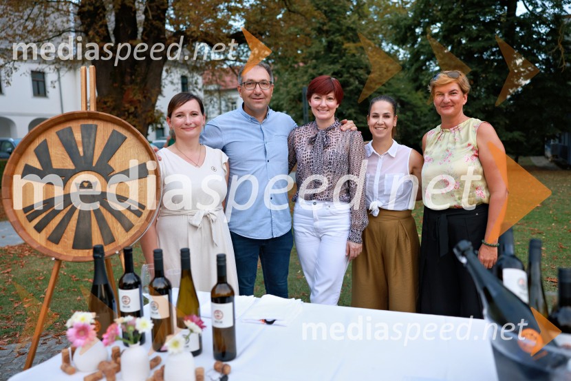  ... ;  ... ;  ... ;  ... ;  Martina  Bukovec, Zavod za turizem in razvoj LendavaVečer lendavskih vin in koncert kvarteta Duh, Festival Vinarium