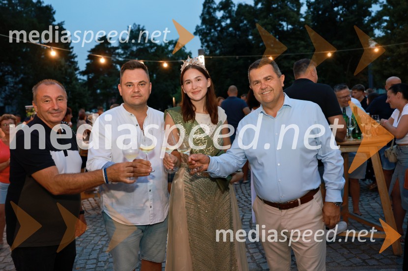  Andrej Matjašec, podžupan, Občina Lendava;  Patrik Kocet;  Tia Tonkovič, 2. vinska kraljica Lendave;  Janez Magyar, župan, Občina LendavaVečer lendavskih vin in koncert kvarteta Duh, Festival Vinarium