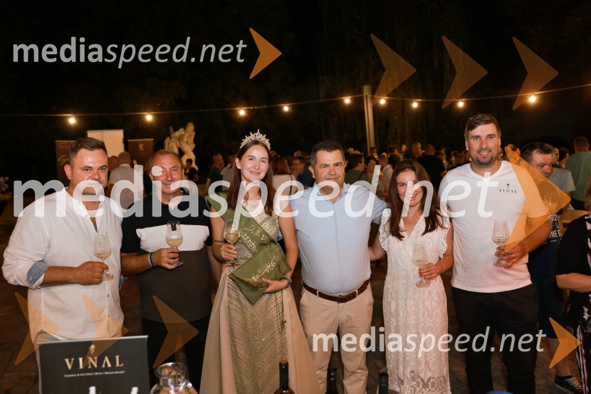  Patrik Kocet;  Andrej Matjašec, podžupan, Občina Lendava;  Tia Tonkovič, 2. vinska kraljica Lendave;  Janez Magyar, župan, Občina Lendava;  ... ;  ... Večer lendavskih vin in koncert kvarteta Duh, Festival Vinarium