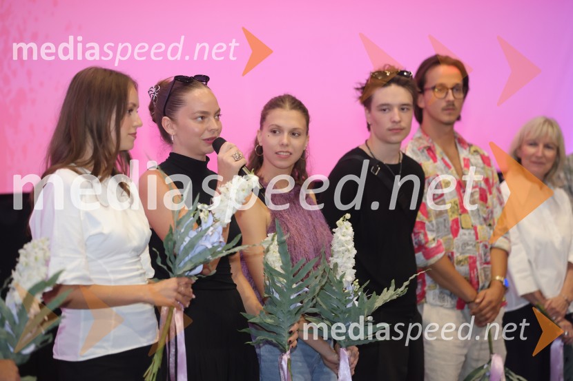  Uma Štader, igralka;  Mina Švajger, igralka;  Brina Rakun;  Svit Šturbej;  Maj Deu Marinšek;  Špela Levičnik Oblak, scenaristkaGajin svet 3, premiera, Maribox