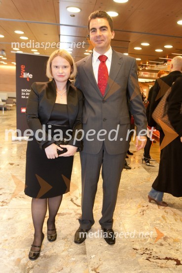 Danilo Tomšič, direktor področja prodaja in marketing v podjetju Mobitel in soproga Andreja Šuštaršič Tomšič20. ljubljanski mednarodni filmski festival LIFFe, podelitev nagrad