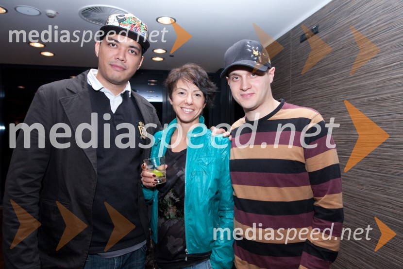 Sam Akina, režiser in scenarist, Ana Lasić, scenaristka in MItja Okorn, režiser20. ljubljanski mednarodni filmski festival LIFFe, podelitev nagrad