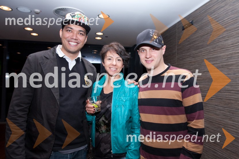 Sam Akina, režiser in scenarist, Ana Lasić, scenaristka in Mitja Okorn, režiser20. ljubljanski mednarodni filmski festival LIFFe, podelitev nagrad